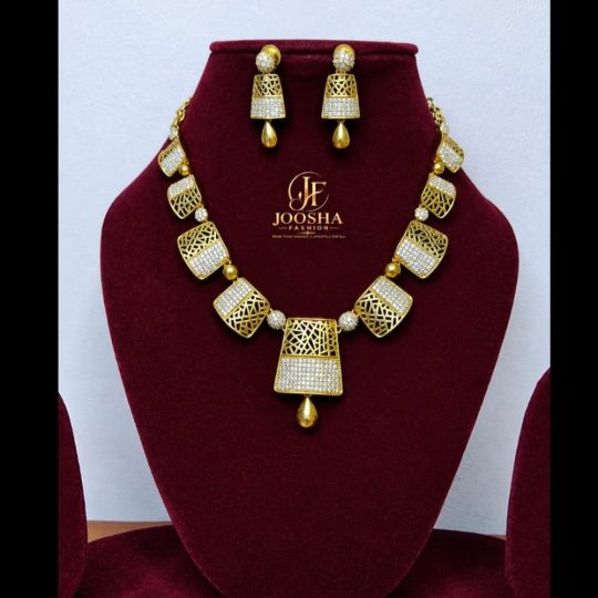 ✨ Royal Lattice Gold-Tone Contemparary Style AD Stone Necklace Set ✨