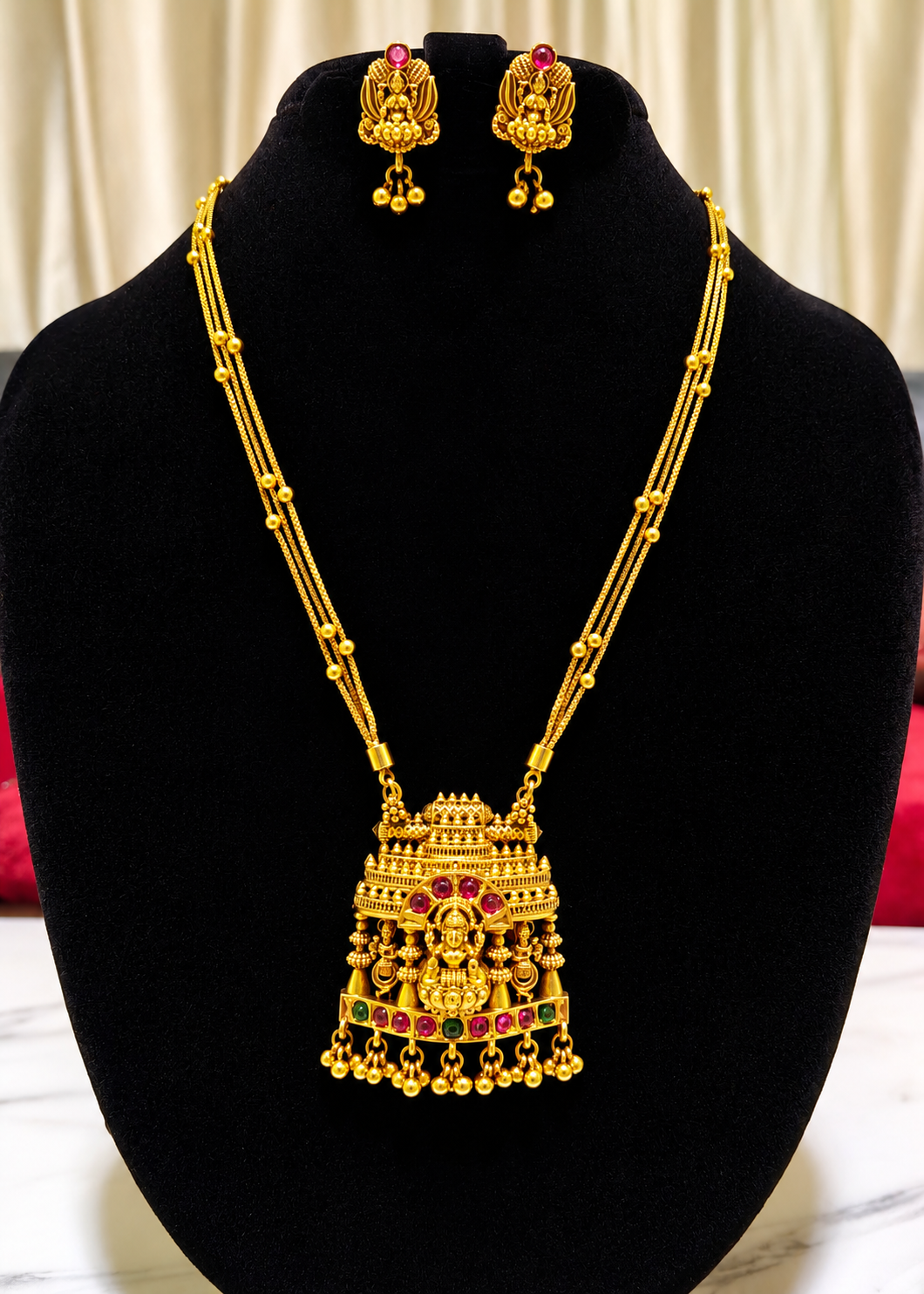 Multi-Strand Long Chain with Lakshmi motif